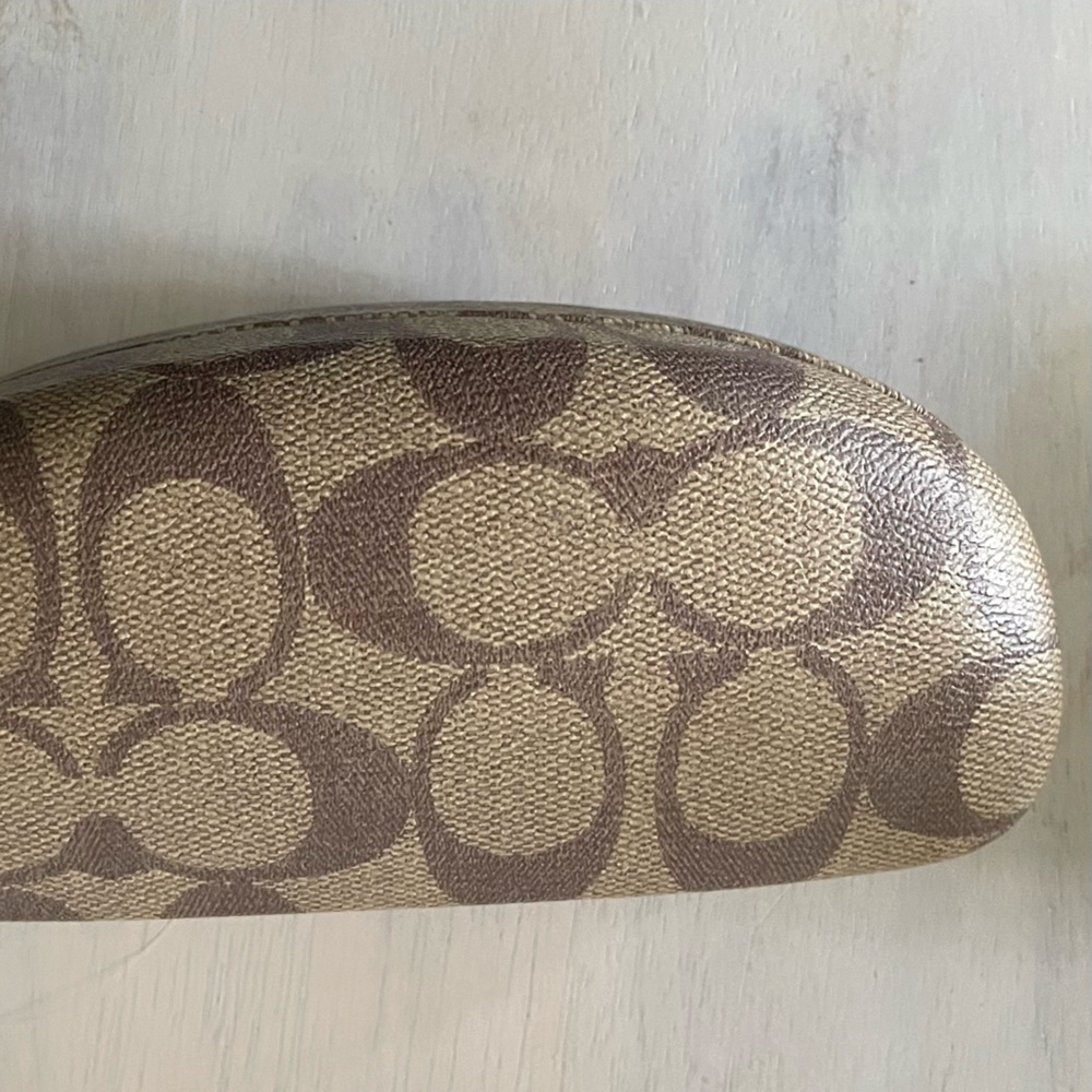 Women’s coach glasses with case